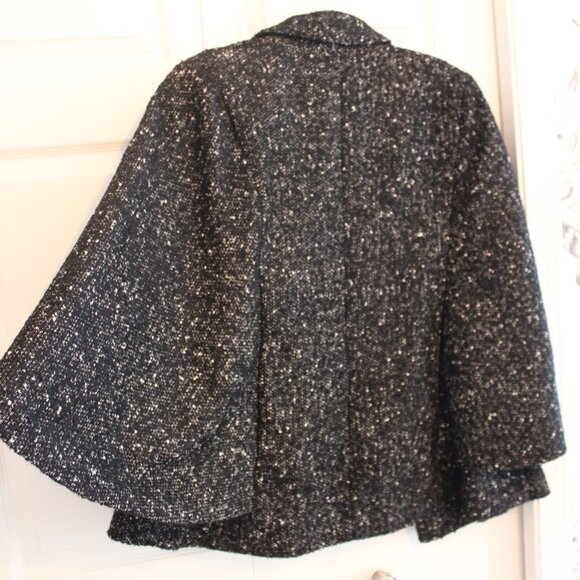 Cape Coat Boucle Grey Small - Picture 2 of 9